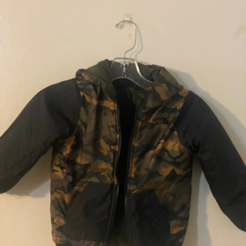 The North Face
Toddler Boys Reversible Perrito Jacket 3T - Picture 7 of 10